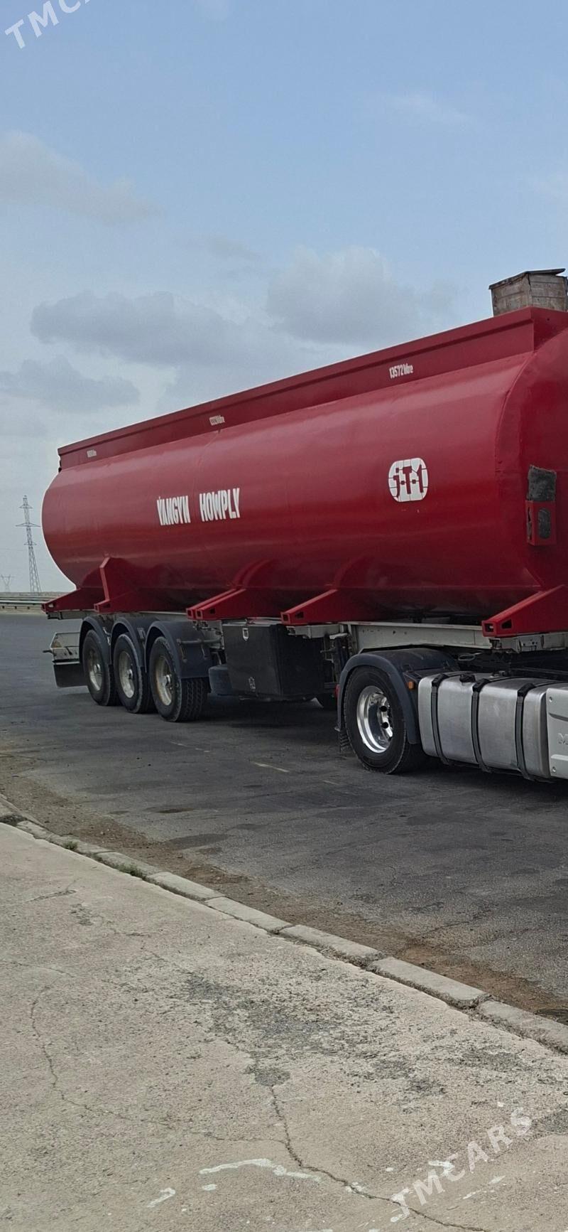 Kogel Mayan 2013 - 400 000 TMT - Гумдаг - img 1