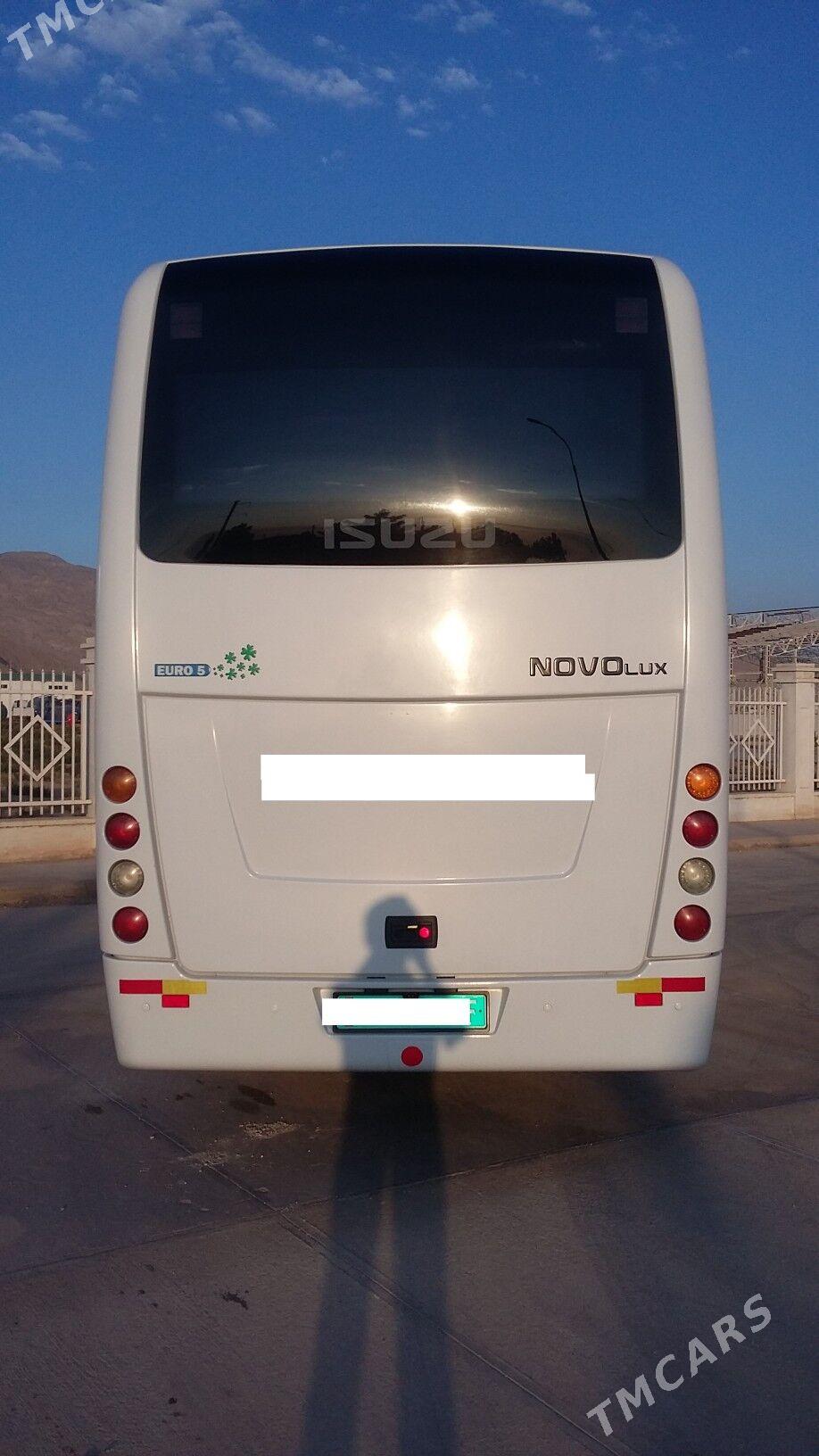 Isuzu Giga 2013 - 400 000 TMT - Balkanabat - img 1