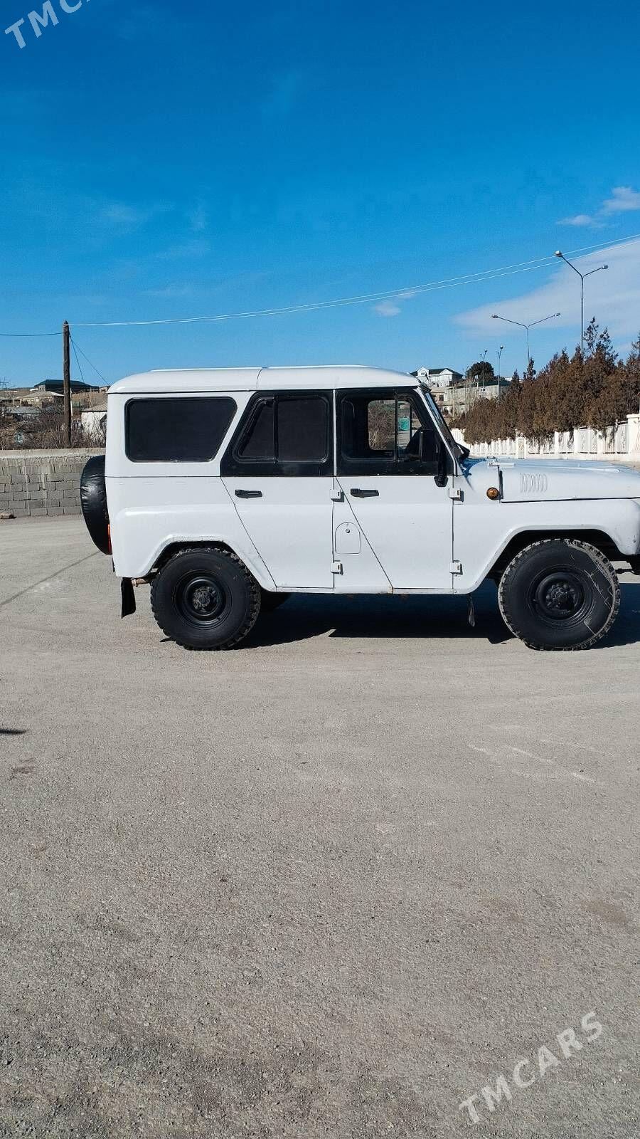 UAZ 469 2000 - 55 000 TMT - Bäherden - img 1