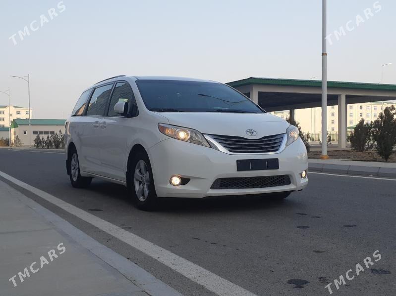 Toyota Sienna 2016 - 395 000 TMT - Мары - img 1