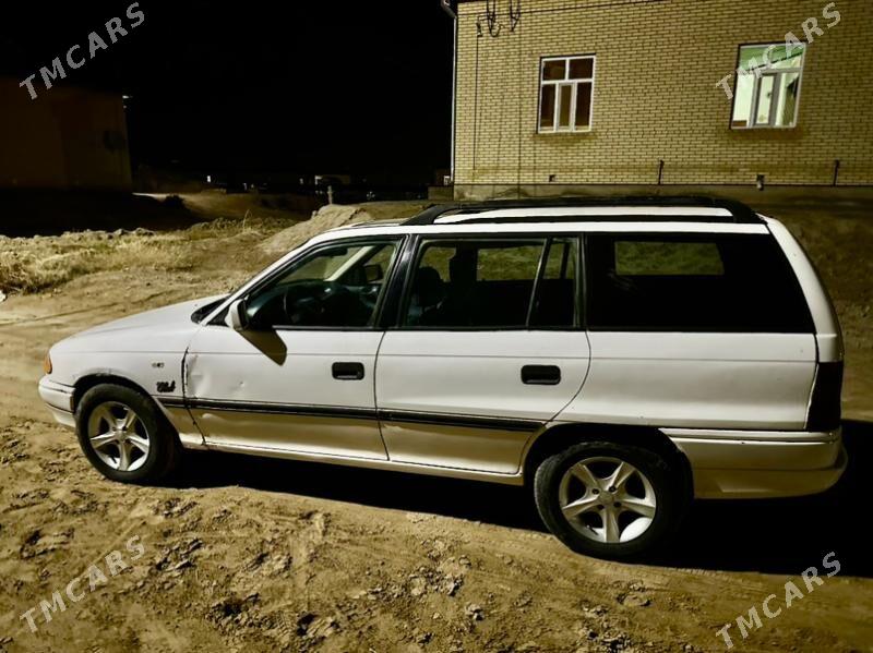 Opel Astra 1993 - 40 000 TMT - Сакарчага - img 1