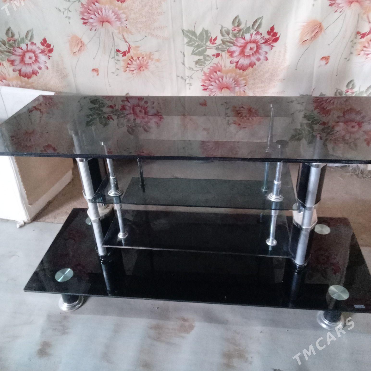 TELEWIZOR POTSTAWKA - Гумдаг - img 1