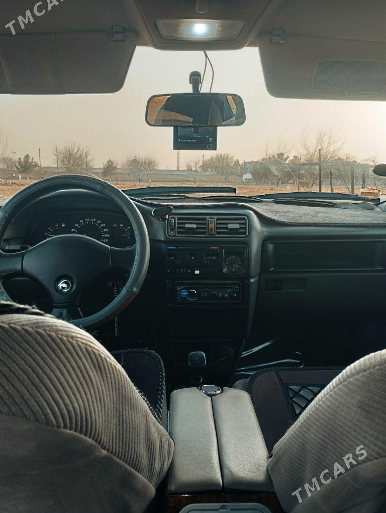 Opel Vectra 1990 - 52 000 TMT - Мары - img 1