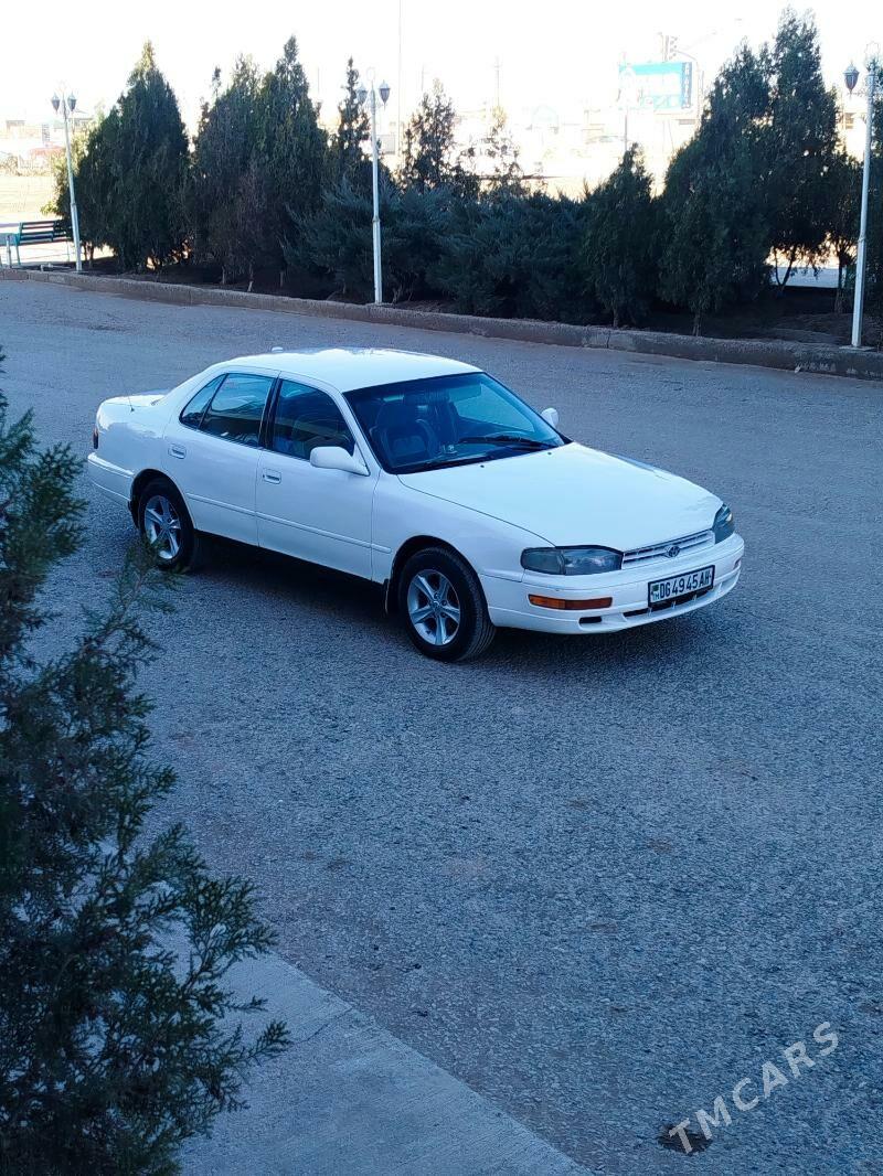 Toyota Camry 1994 - 90 000 TMT - Теджен - img 1
