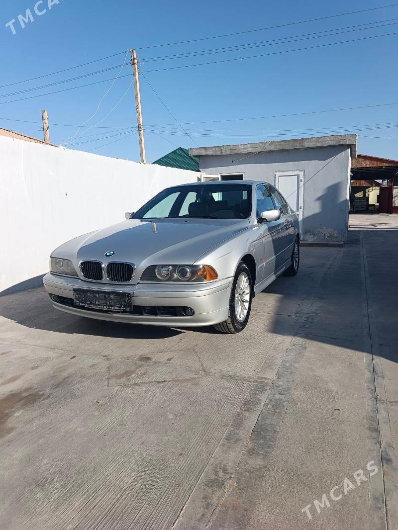 BMW E39 2000 - 119 000 TMT - Балканабат - img 1