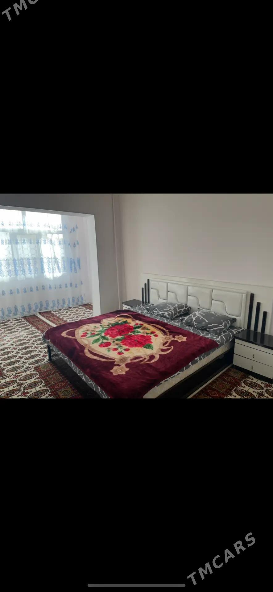 3mikr - Mary - img 1