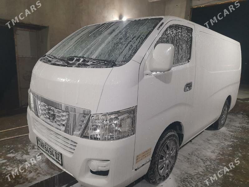Nissan Urvan 2014 - 240 000 TMT - Дашогуз - img 1