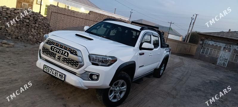 Toyota Tacoma 2018 - 380 000 TMT - Мары - img 1