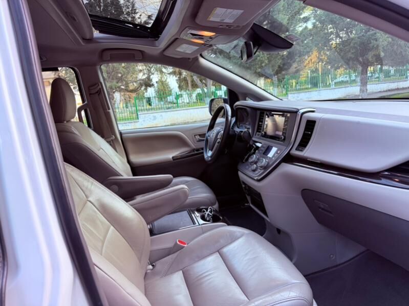 Toyota Sienna 2018 - 429 000 TMT - Aşgabat - img 1