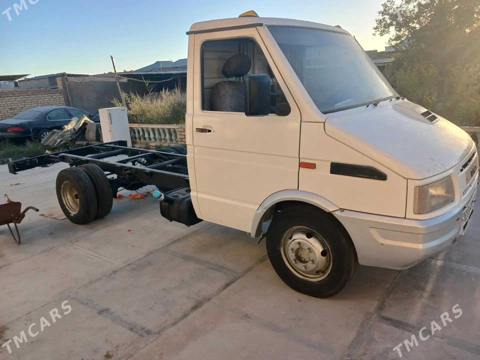 Iveco Daily 1999 - 75 000 TMT - Мары - img 1