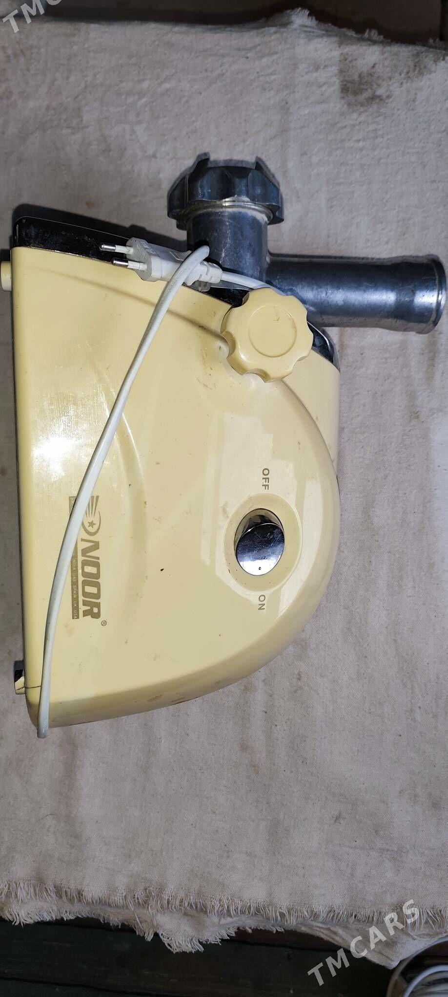 et uvyan - Gurbansoltan Eje - img 1