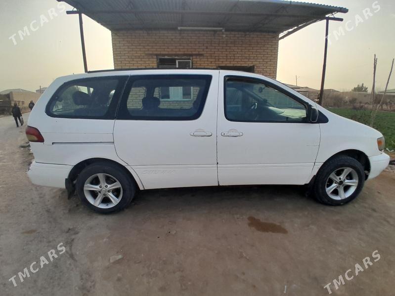 Toyota Sienna 2003 - 170 000 TMT - Ходжамбаз - img 1