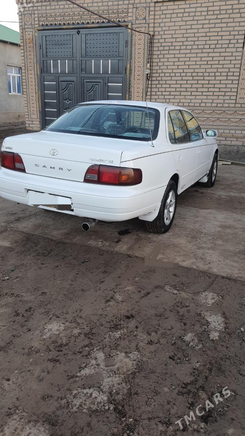 Toyota Camry 1993 - 100 000 TMT - Болдумсаз - img 1