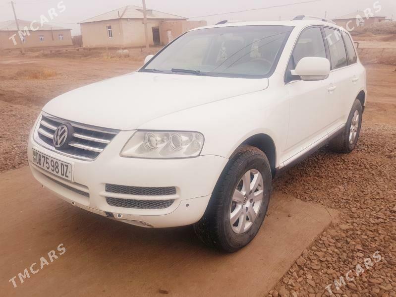 Volkswagen Touareg 2004 - 120 000 TMT - Рухубелентский этрап - img 1
