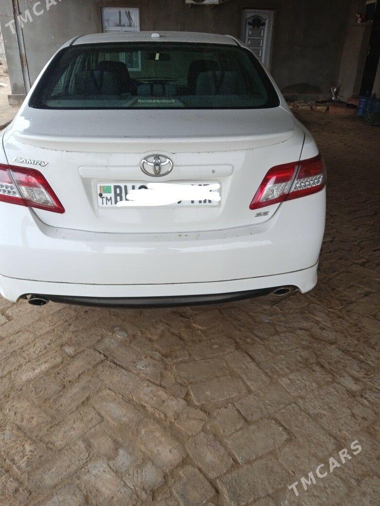 Toyota Camry 2011 - 250 000 TMT - Ёлётен - img 1