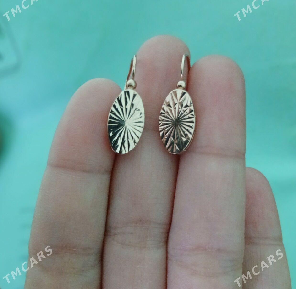 gyzyl gulak halka - Кёнеургенч - img 1