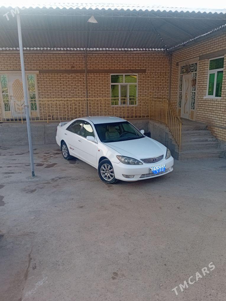 Toyota Camry 2004 - 150 000 TMT - Теджен - img 1