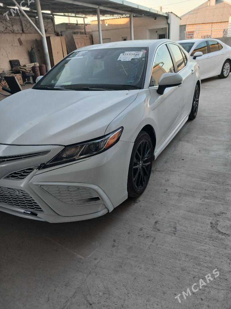 Toyota Camry 2021 - 300 000 TMT - Гёкдже - img 1