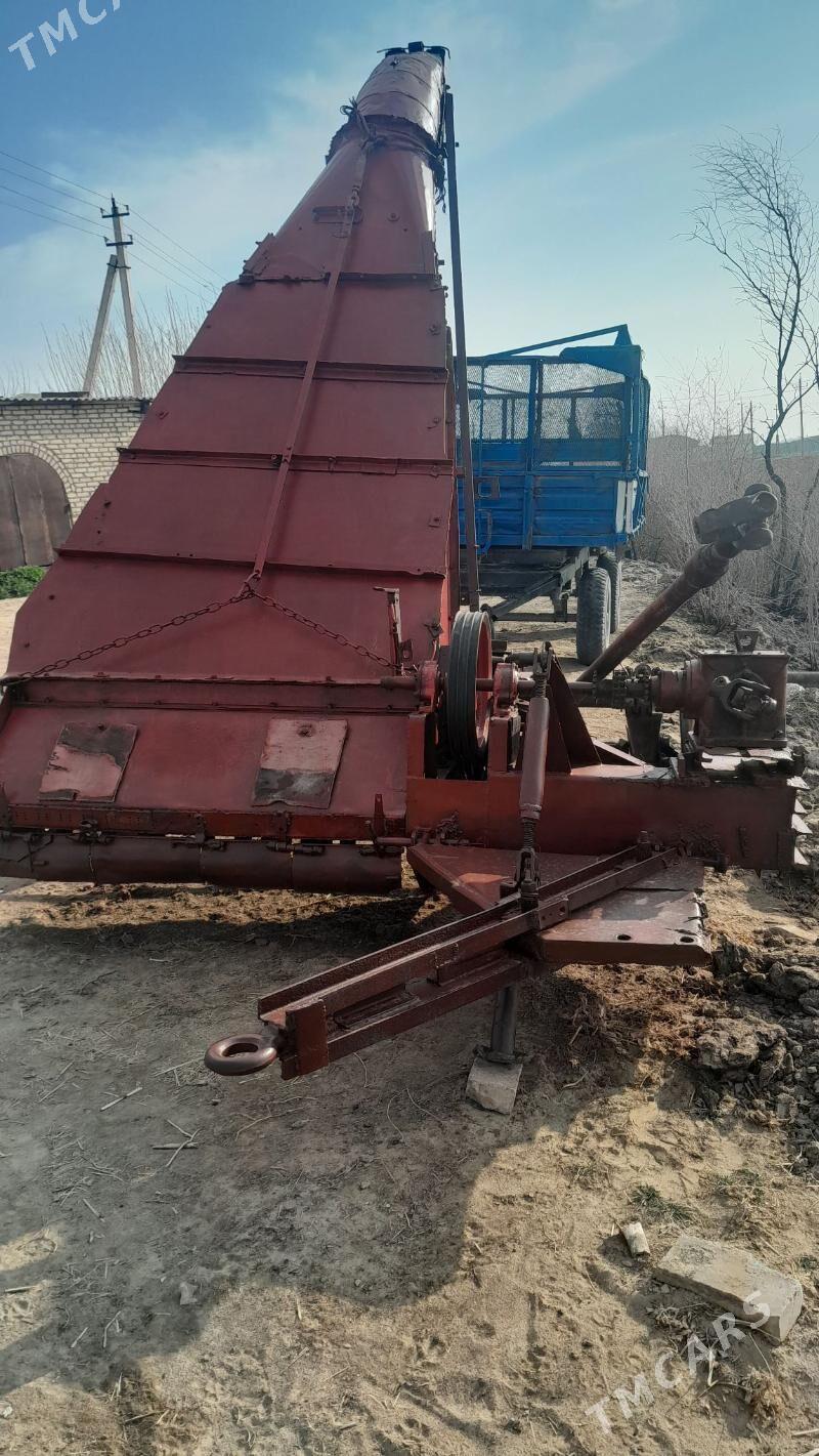 MTZ T-28 1995 - 35 000 TMT - Сакарчага - img 1