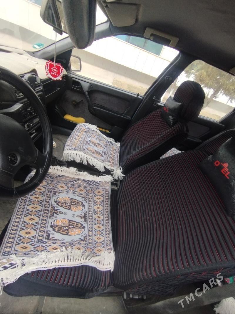 Opel Vectra 1992 - 55 000 TMT - Farap - img 1