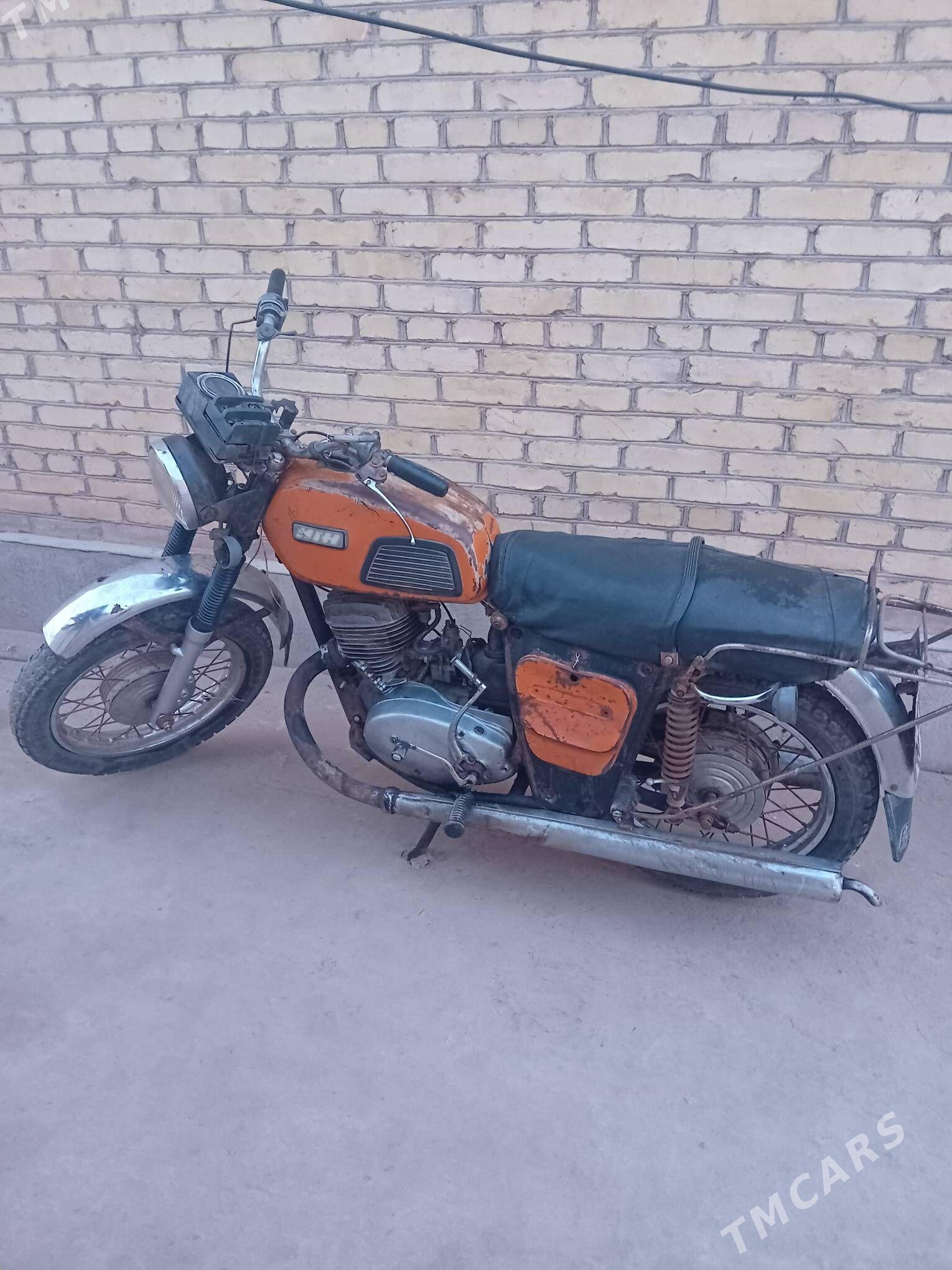 Iž Planeta 4 1999 - 9 000 TMT - Саят - img 1