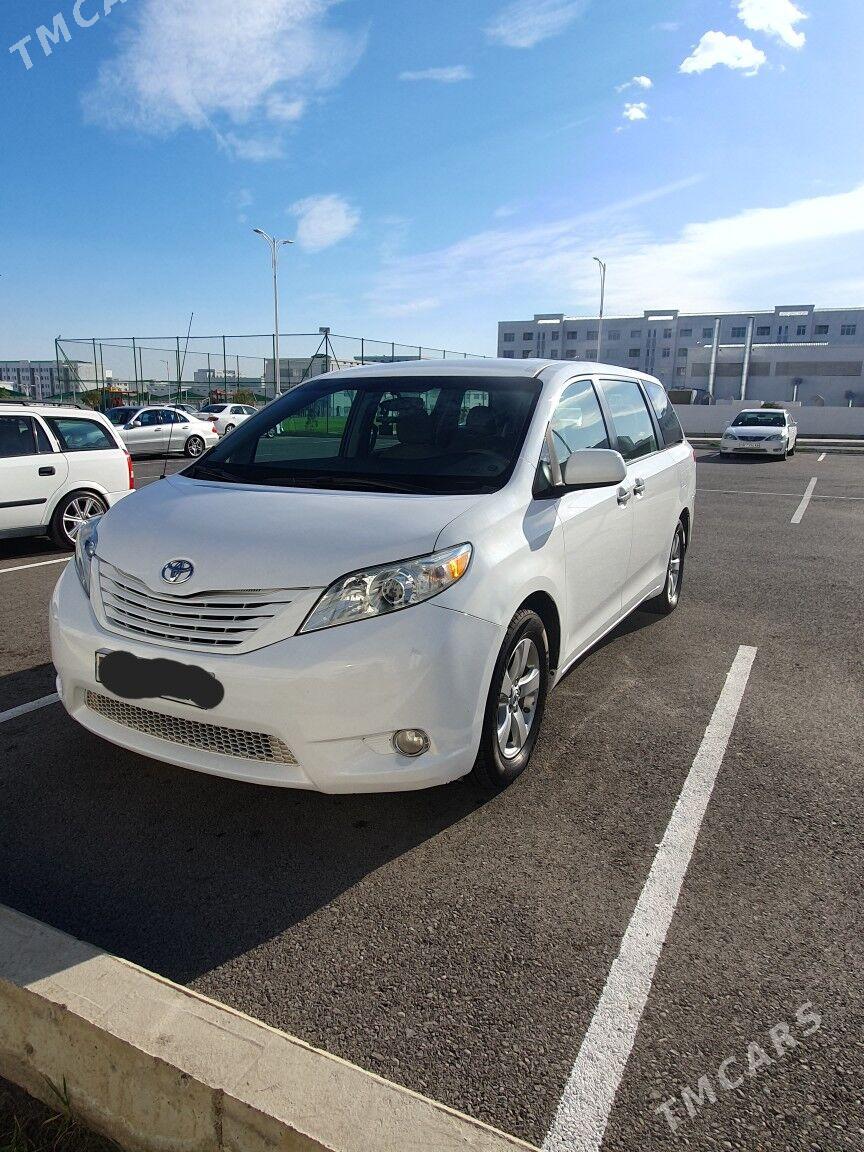 Toyota Sienna 2010 - 320 000 TMT - Гёкдепе - img 1