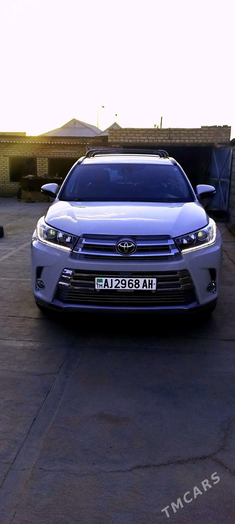 Toyota Highlander 2019 - 440 000 TMT - Серахс - img 1