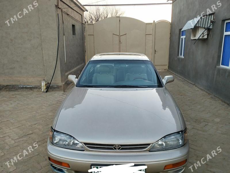 Toyota Camry 1995 - 122 000 TMT - Ёлётен - img 1