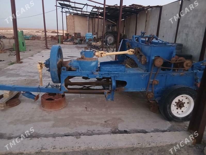 MTZ 82 2012 - 17 000 TMT - Яшлык - img 1