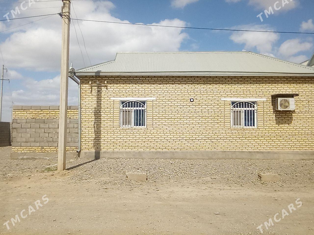 Sarahs satlyk jaý. - Sarahs - img 1