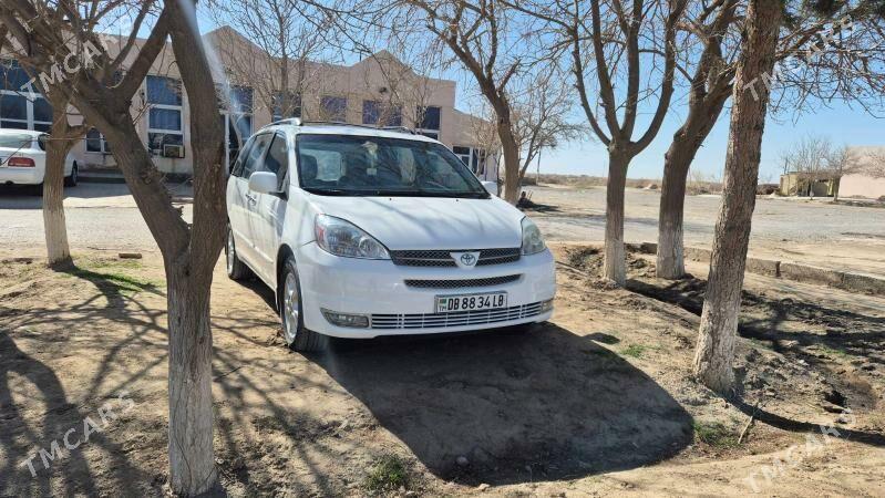 Toyota Sienna 2004 - 245 000 TMT - Халач - img 1