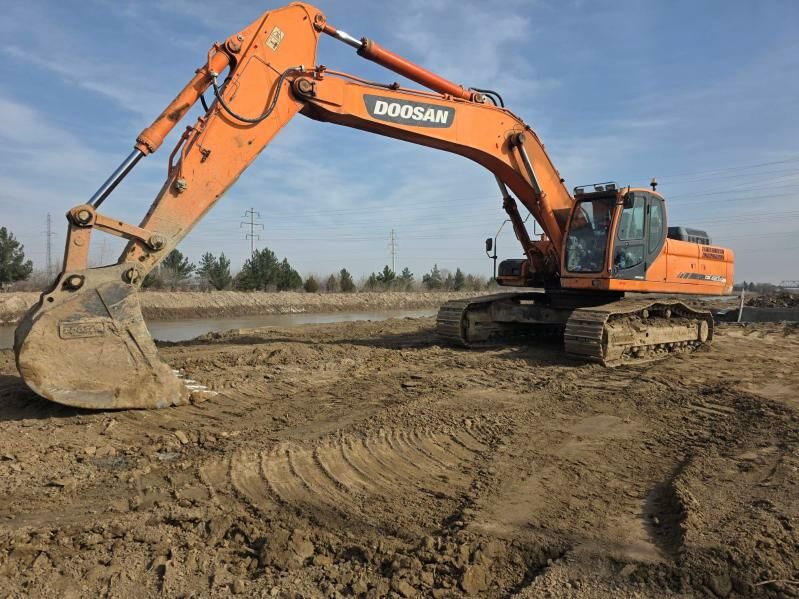 Caterpillar Excavator 2015 - 2 400 000 TMT - Aşgabat - img 1