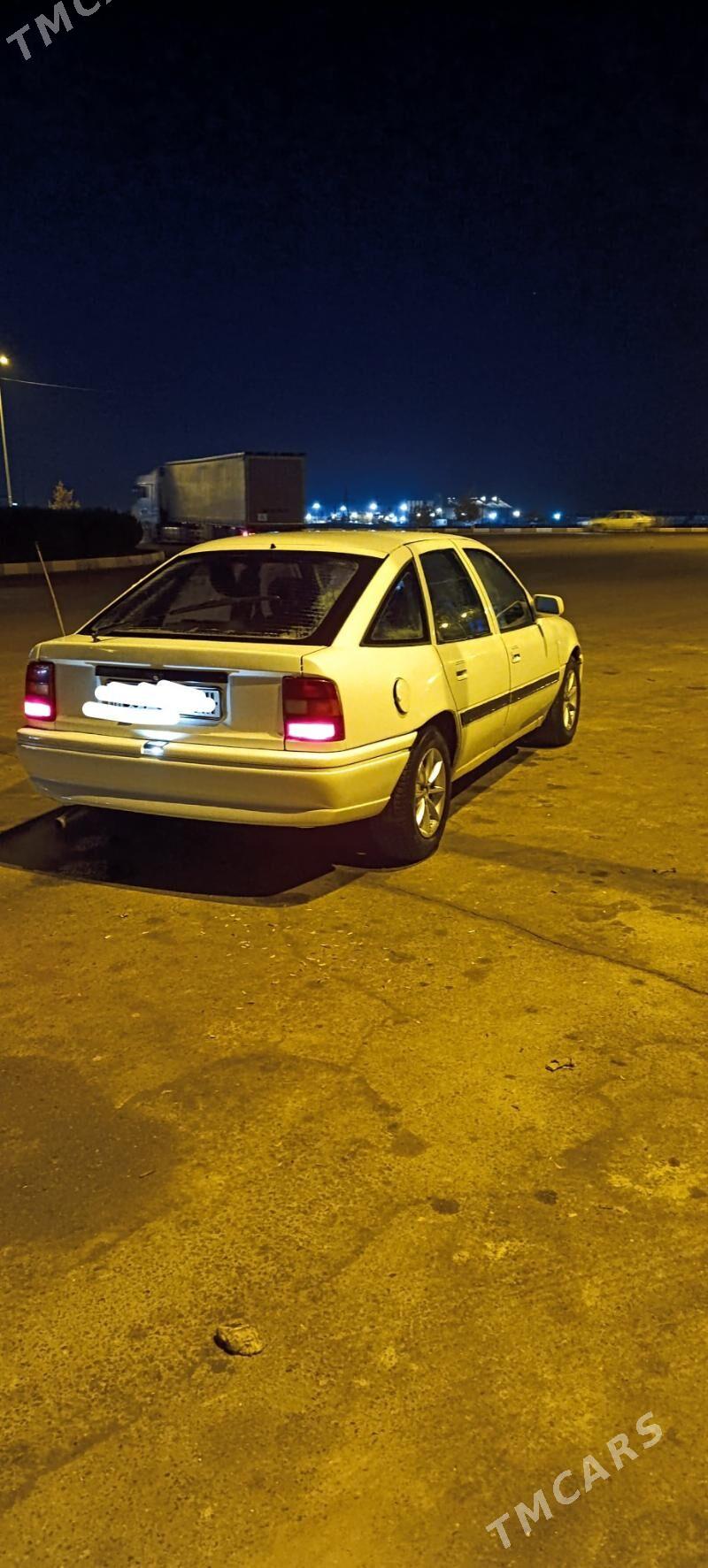 Opel Vectra 1991 - 32 000 TMT - Bäherden - img 1