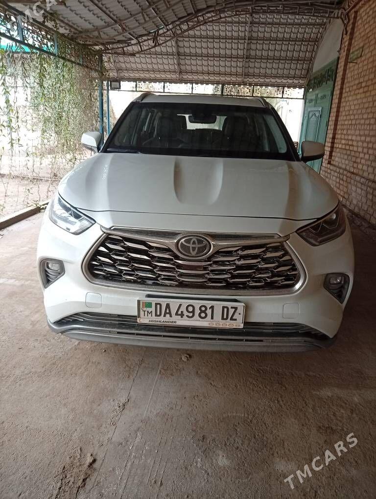 Toyota Highlander 2022 - 600 000 TMT - Şabat etr. - img 1