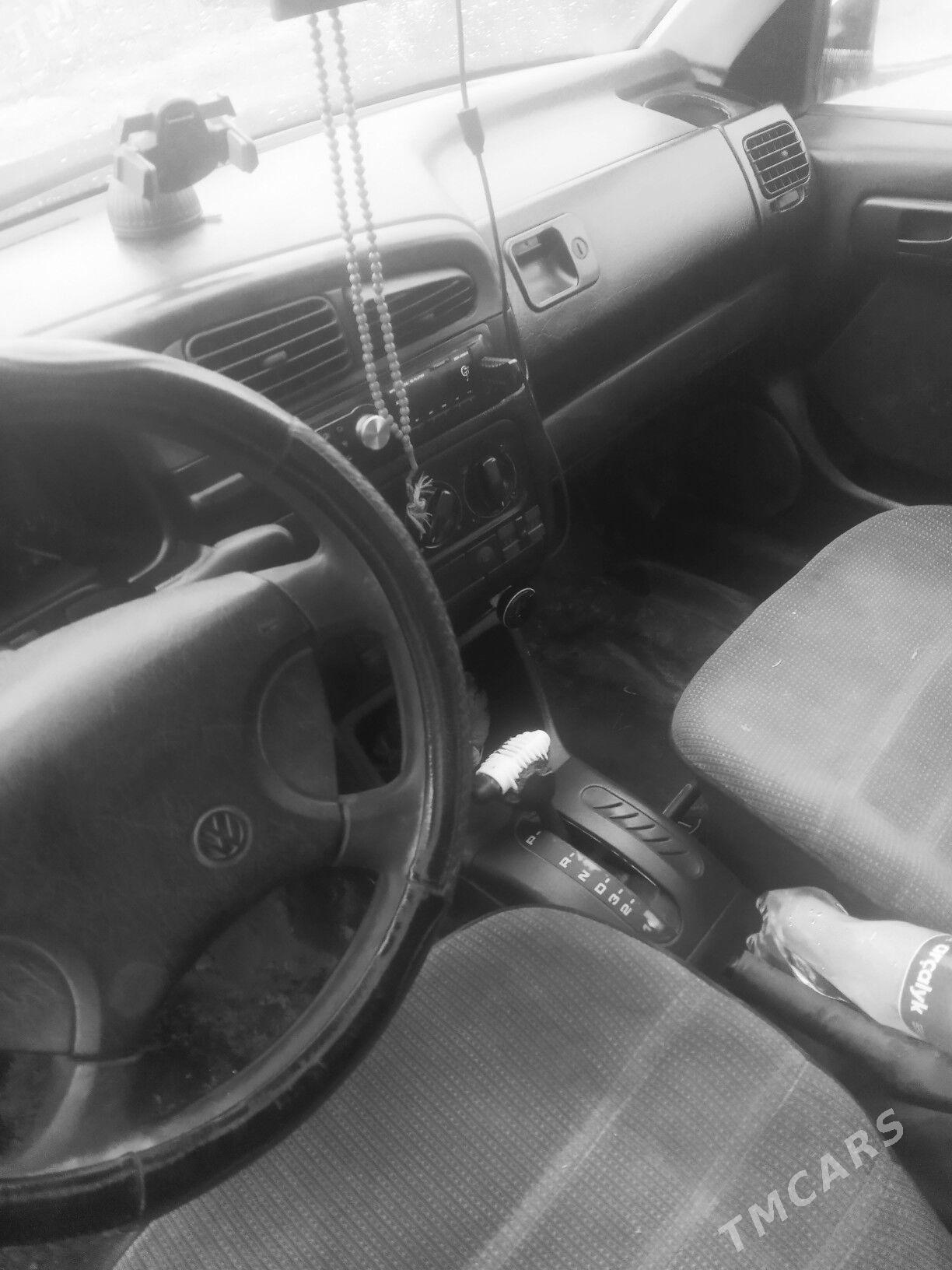 Volkswagen Golf 1993 - 32 000 TMT - Гороглы (Тагта) - img 1