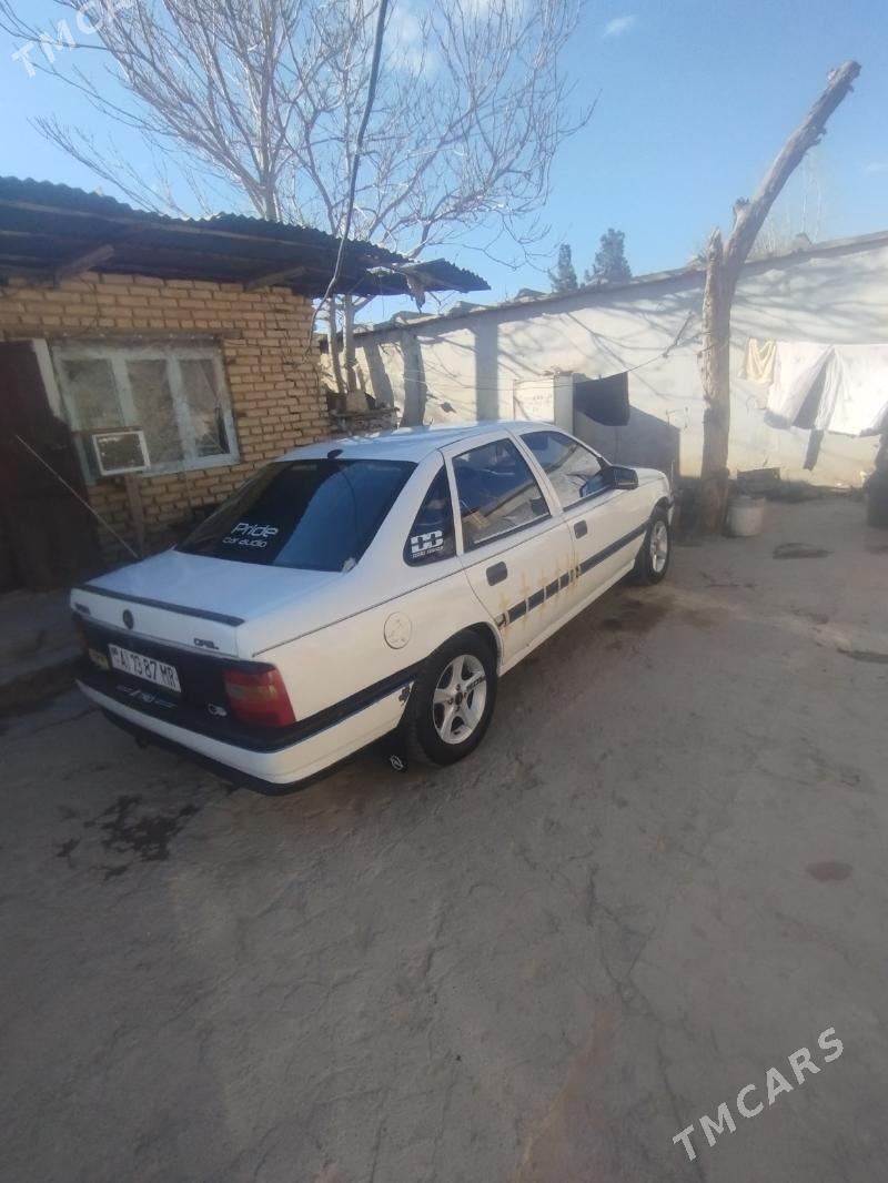 Opel Vectra 1990 - 35 000 TMT - Mary - img 1