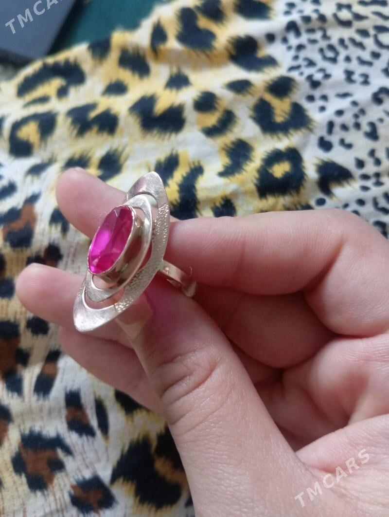 gyzyl şlyapa yüzük - Гызыларбат - img 1