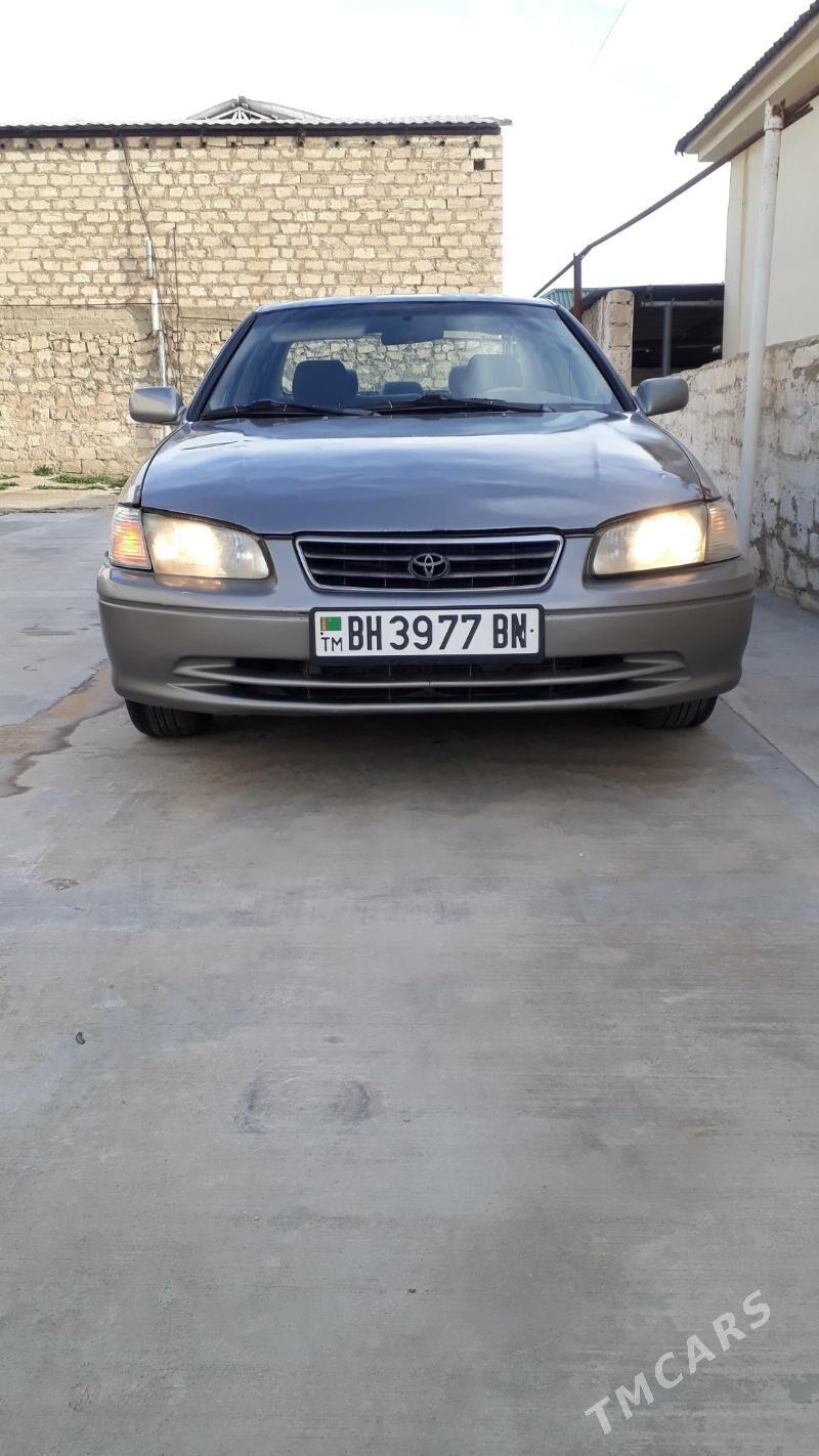 Toyota Camry 1998 - 110 000 TMT - Балканабат - img 1