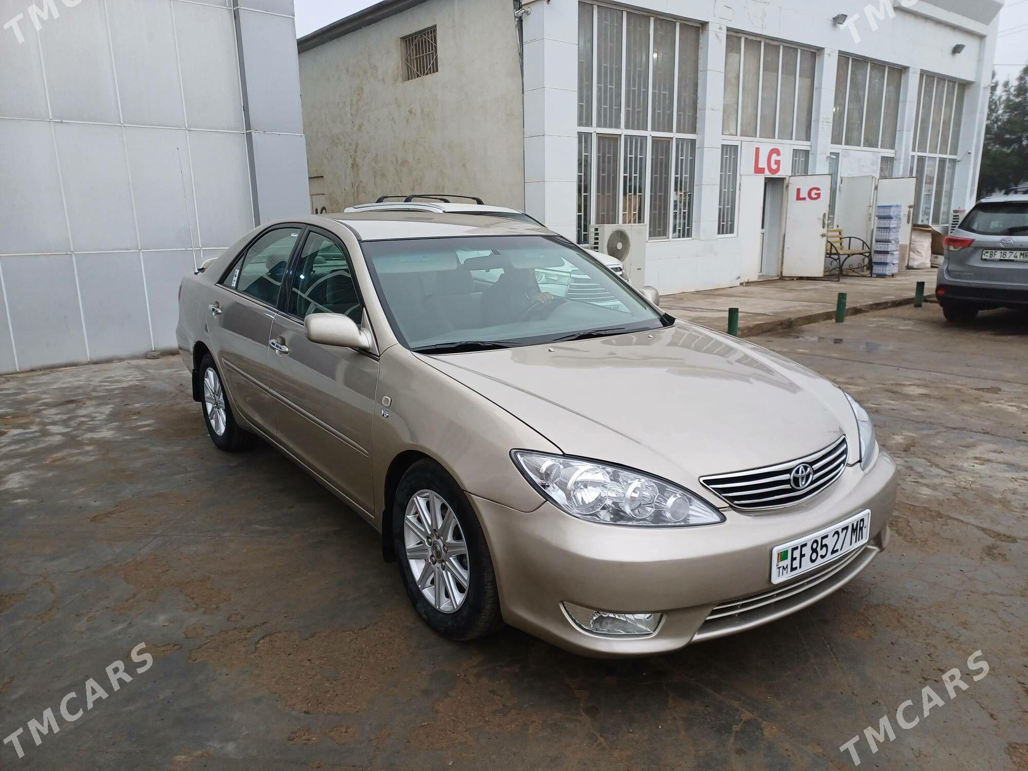 Toyota Camry 2004 - 215 000 TMT - Мары - img 1