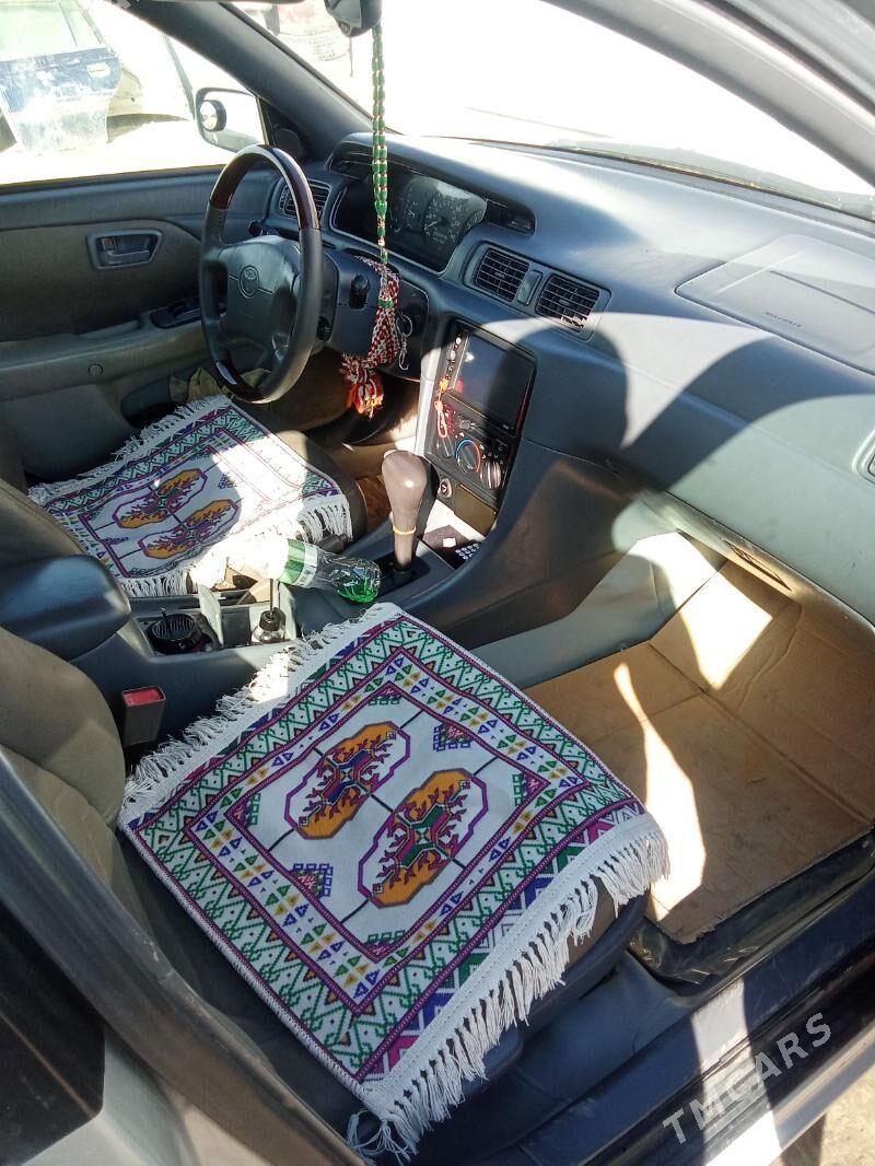 Toyota Camry 2001 - 130 000 TMT - Балканабат - img 1