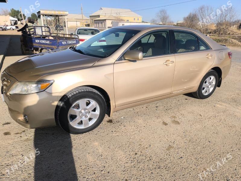 Toyota Camry 2010 - 200 000 TMT - Sakarçäge - img 1