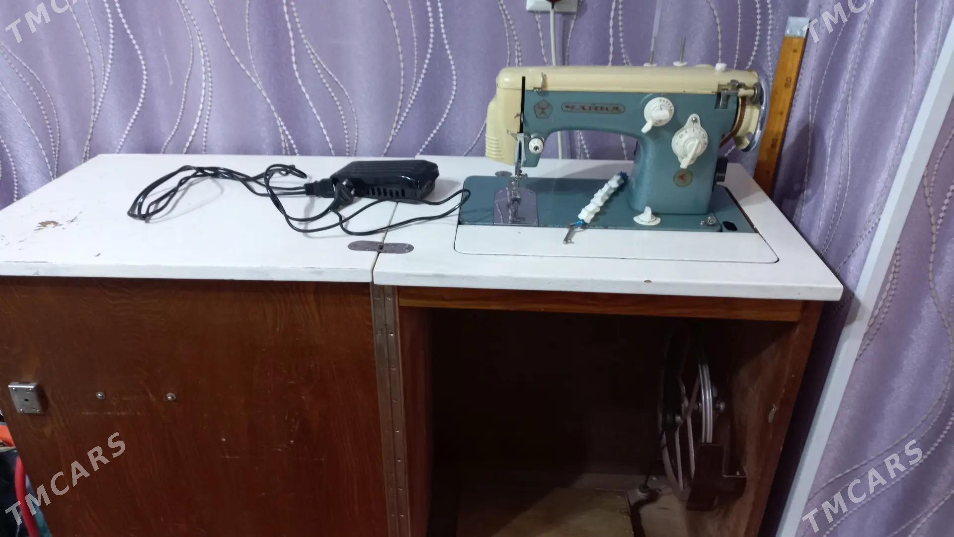 швейная машинка,оверлог - Мары - img 1