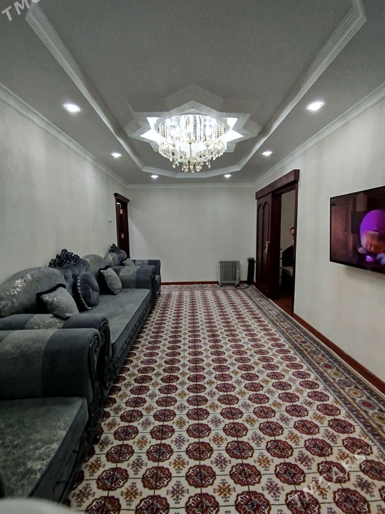 11 Mikraýon - 11 мкр - img 1