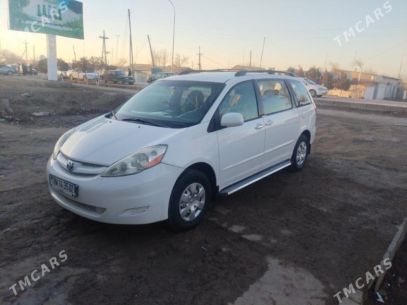Toyota Sienna 2006 - 200 000 TMT - Gurbansoltan Eje - img 1