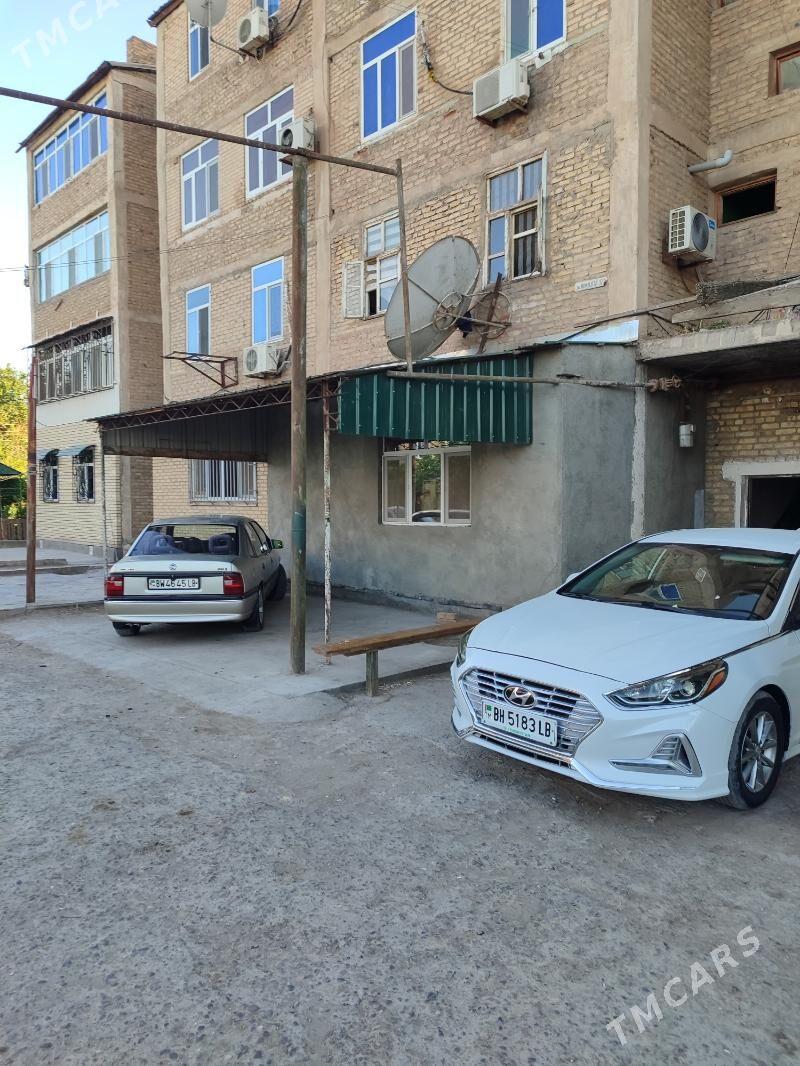 продаю квартиру - Туркменабат - img 1