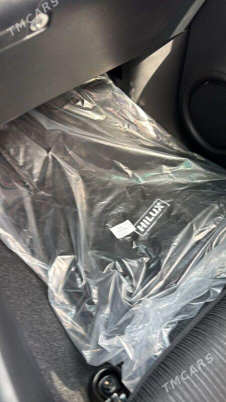 Toyota Hilux 2026 - 682 500 TMT - Ашхабад - img 1