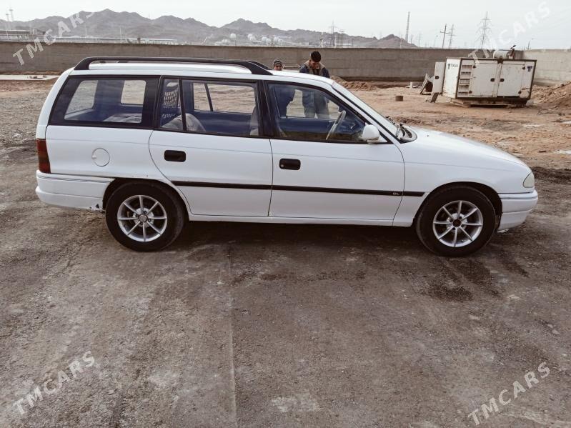 Opel Astra 1996 - 39 000 TMT - Туркменбаши - img 1