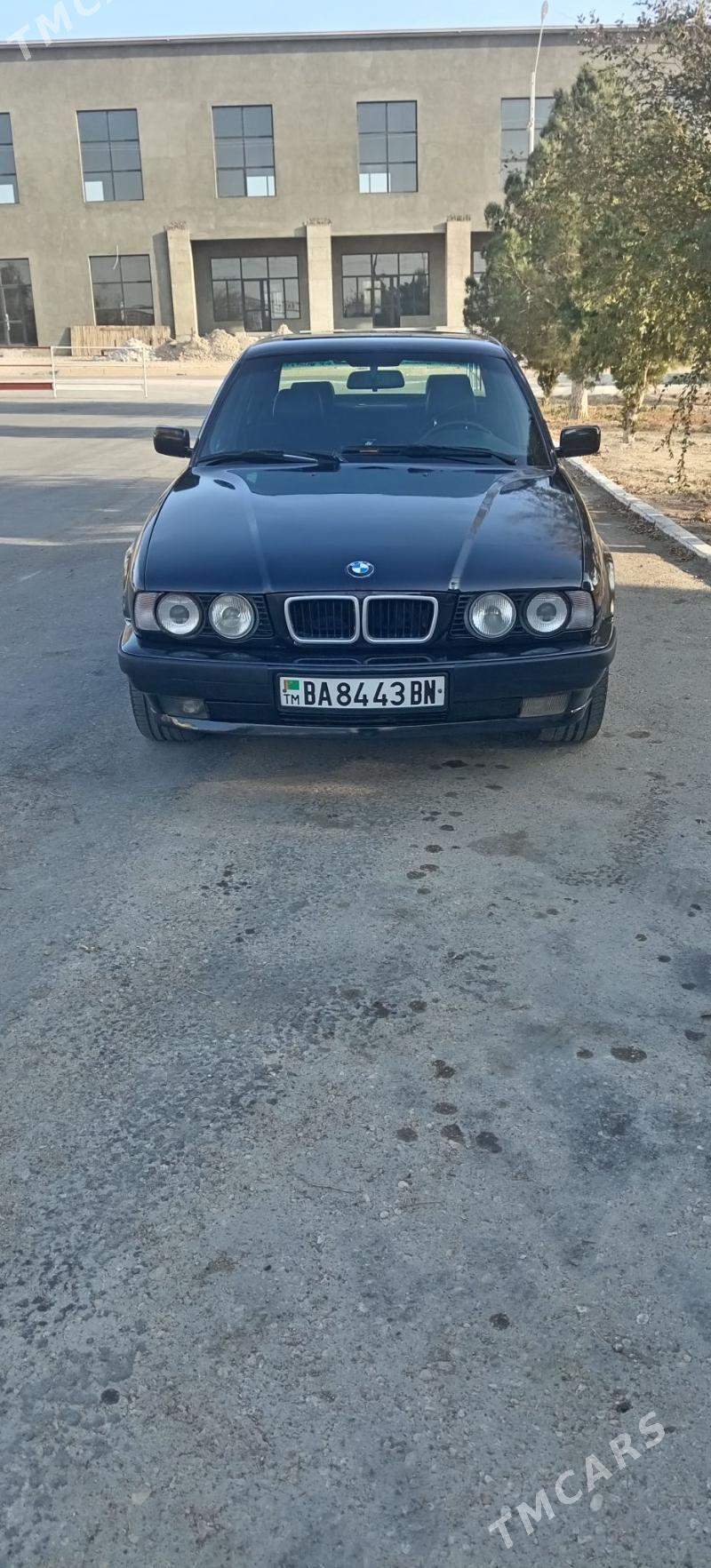 BMW E34 1992 - 65 000 TMT - Балканабат - img 1