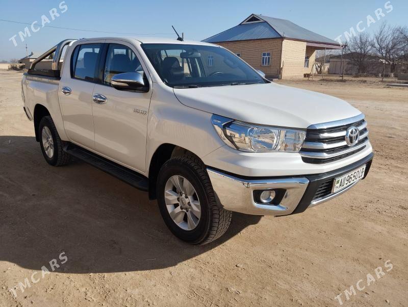 Toyota Hilux 2016 - 514 000 TMT - Дарганата - img 1