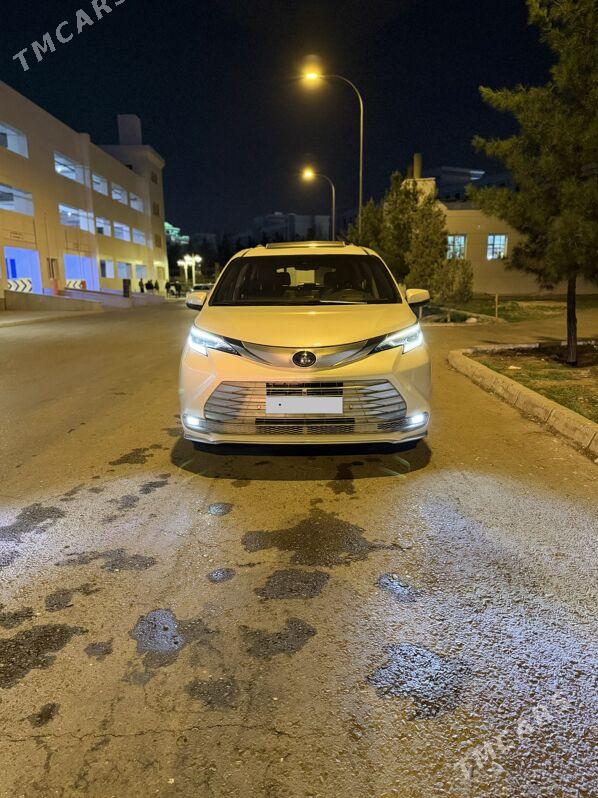 Toyota Sienna 2021 - 590 000 TMT - Aşgabat - img 1